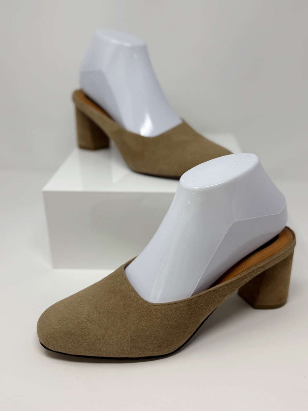 Joie Beige Taupe Suede Closed Toe Mule Block Heel Shoes US 7 Leather